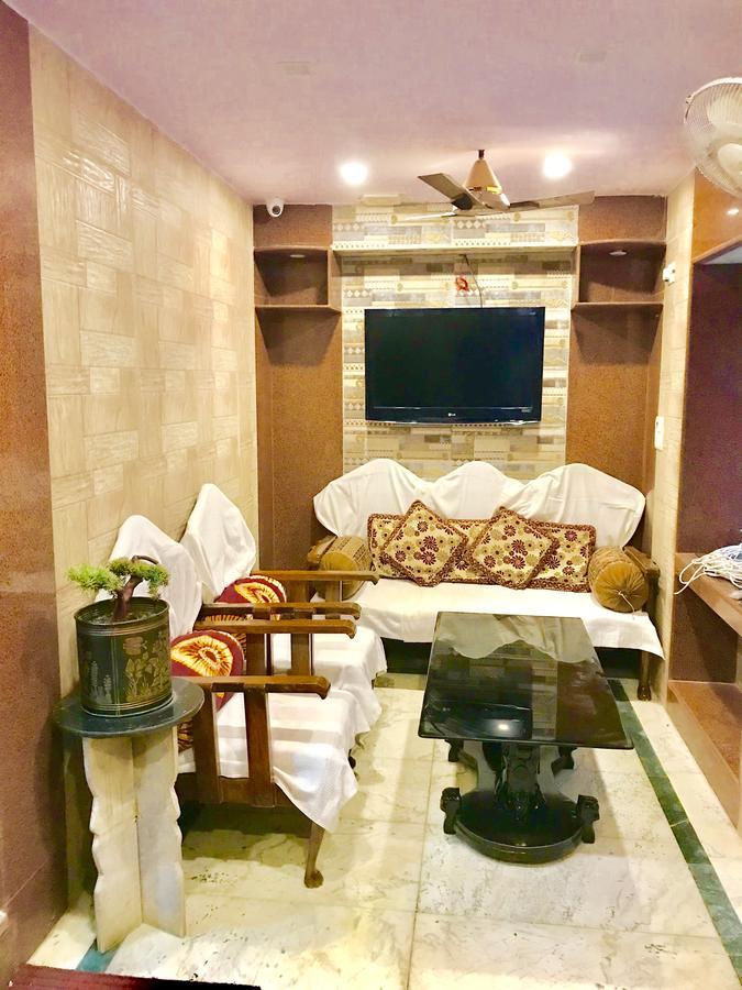 ורנאסי Golden Lodge מראה חיצוני תמונה
